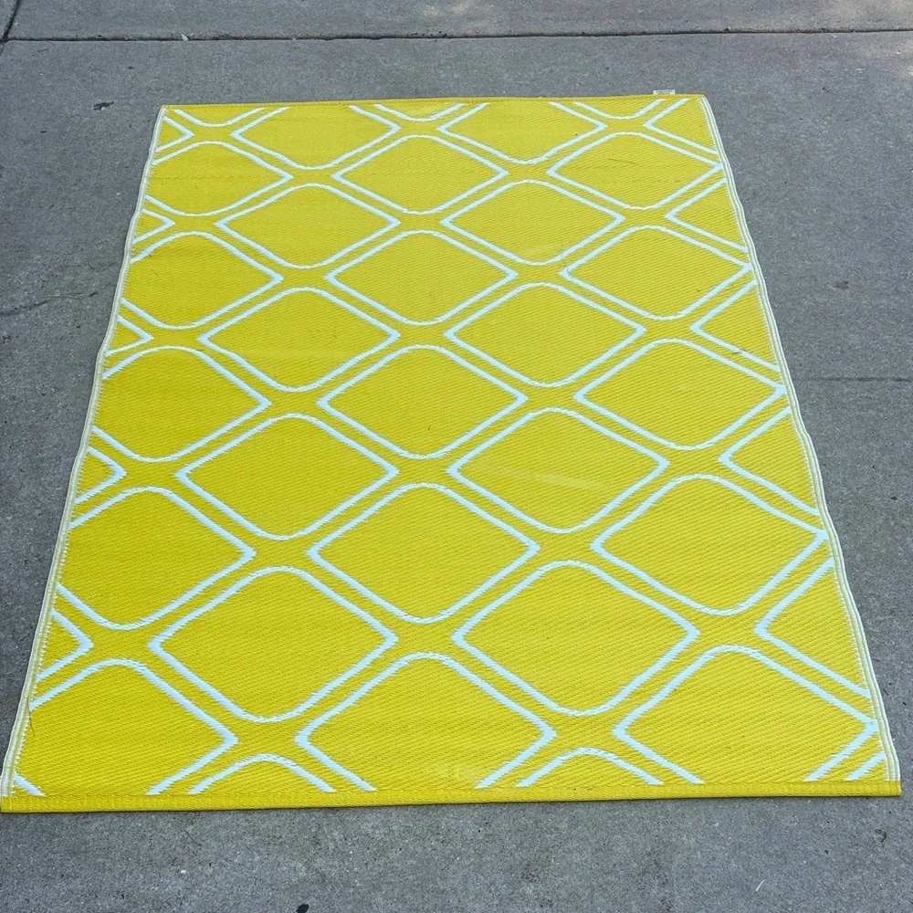 Hobby Lobby White and Yellow Geometric Door Mat Reversible Never Used